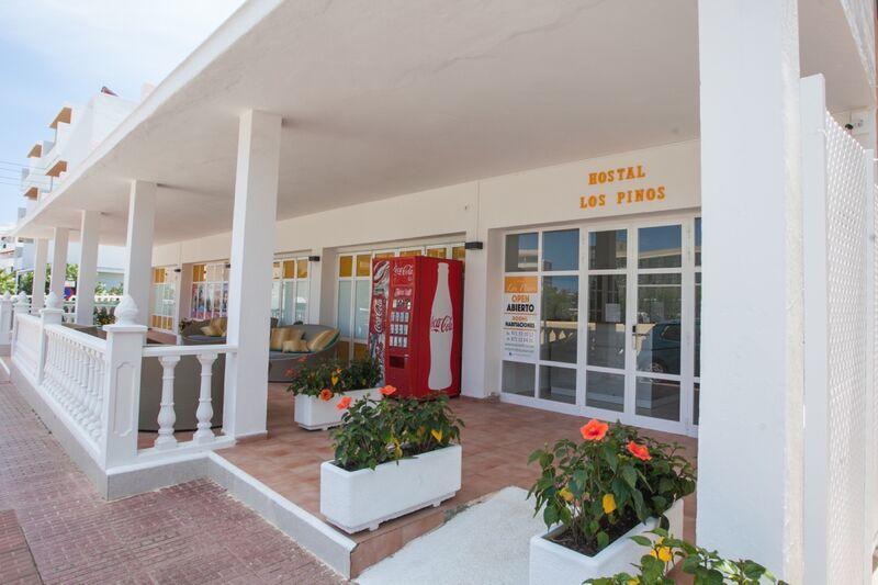Hostal Los Pinos Es Cana Exteriör bild