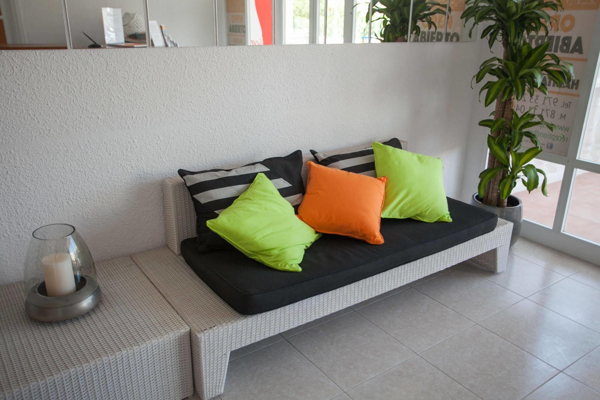 Hostal Los Pinos Es Cana Exteriör bild