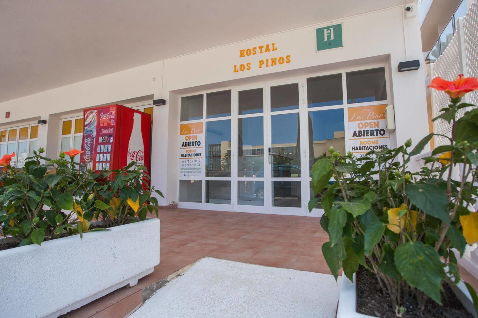 Hostal Los Pinos Es Cana Exteriör bild
