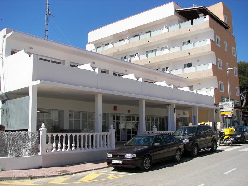 Hostal Los Pinos Es Cana Exteriör bild